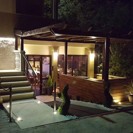 Villa Cezar Kastel Luksic ภายนอก รูปภาพ