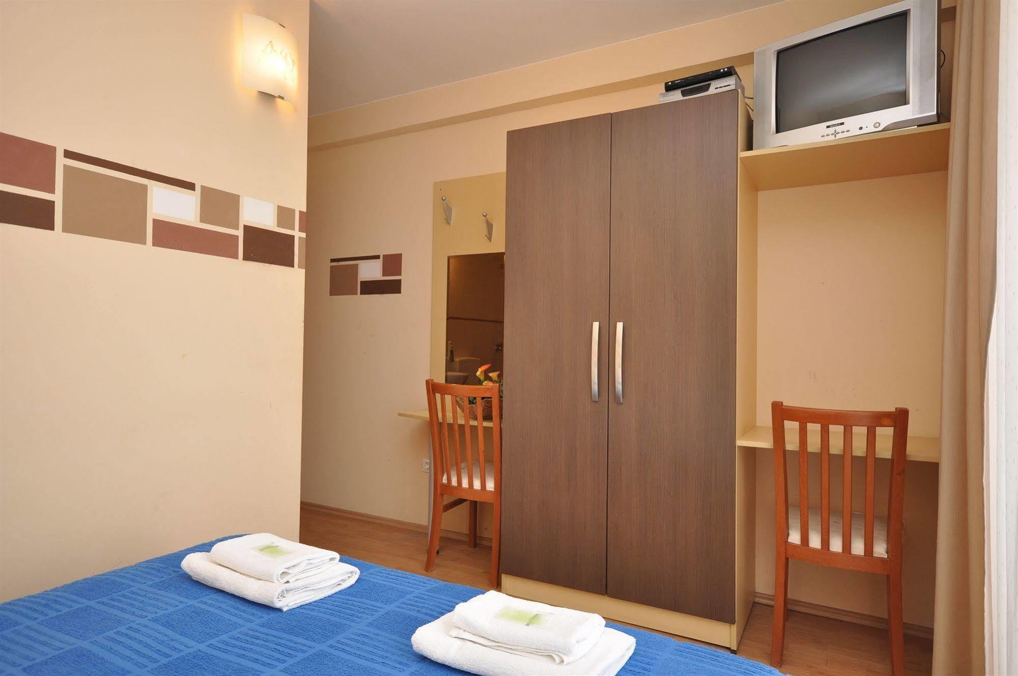Villa Cezar Kastel Luksic ภายนอก รูปภาพ